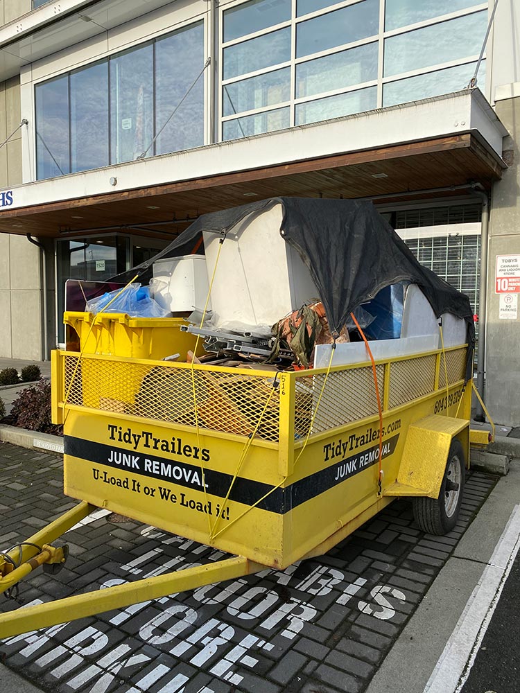 We Load It – 2 person inside (tenant improvement)